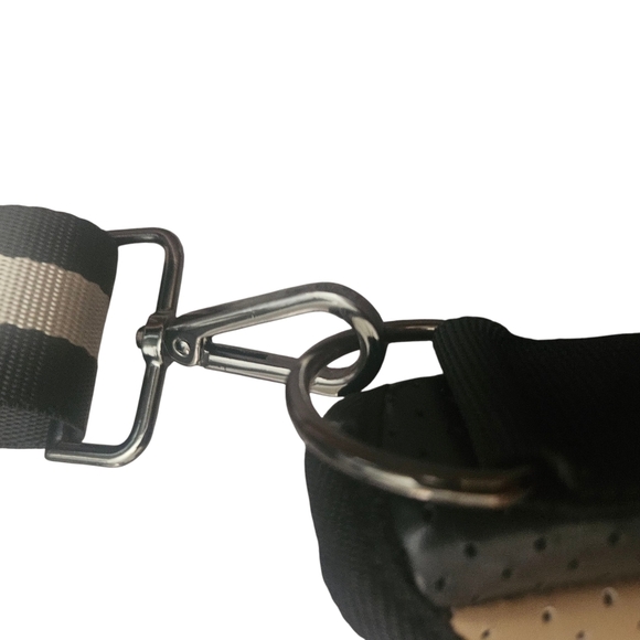 Haute Shore Blake Boss Crossbody Black And Tan Fall Travel - Picture 5 of 13